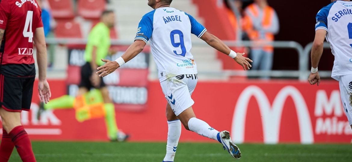 Ángel celebra su gol al Mirandés en la 2023-24 (LA LIGA)