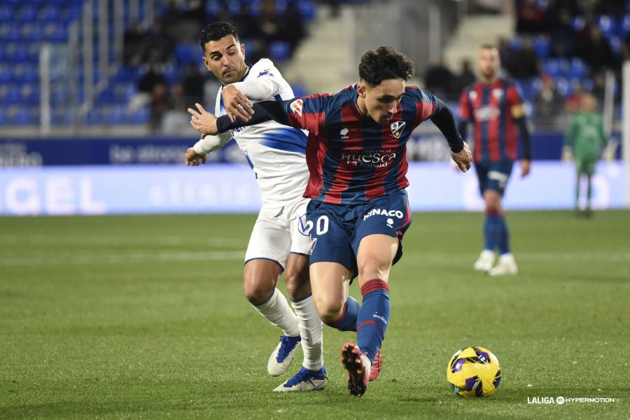 Ángel durante el partido en Huesca (LA LIGA)