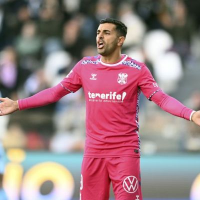 Ángel protestando una decisión al árbitro (La Liga)
