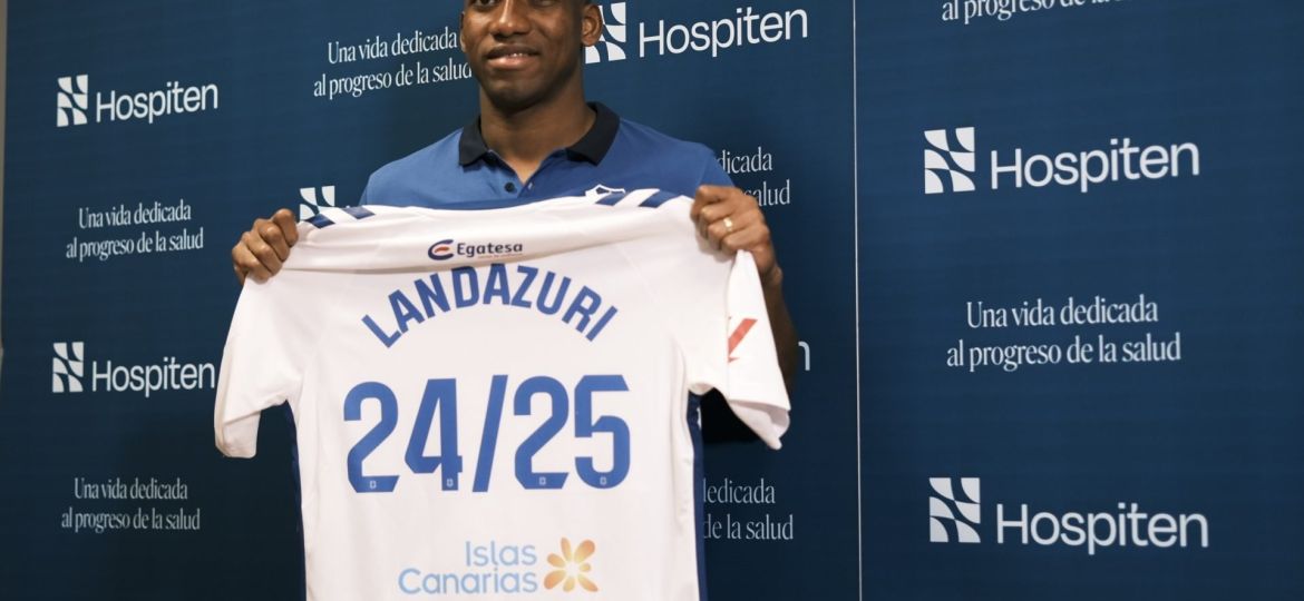 Anthony Landázuri con la blanquiazul (@CDTOficial)|Diseños VISITANTE CD Tenerife 2425
