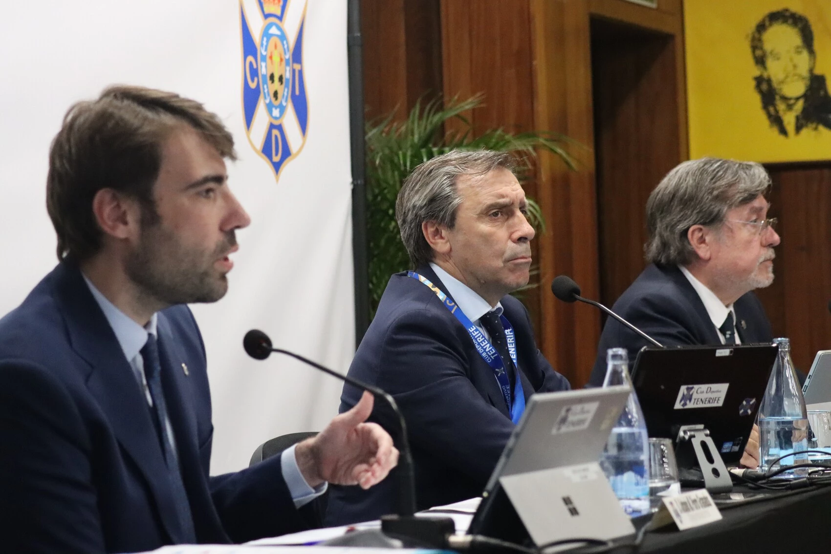Antonio Porro en la Junta, al lado de Felipe Miñambres (CD Tenerife)