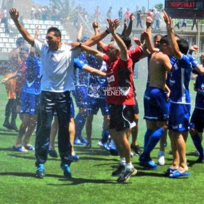 Imagen de la celebración del ascenso en L' Hospitalet (CD TENERIFE)