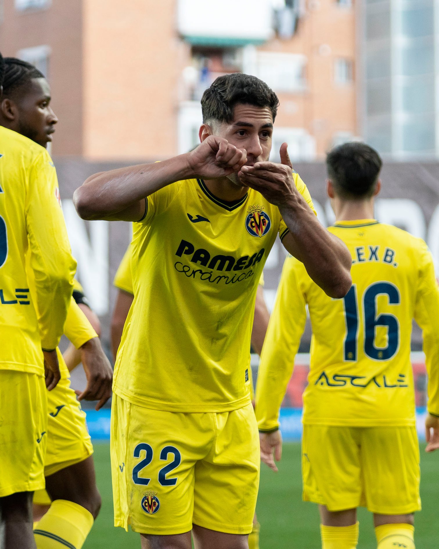 Ayoze Pérez celebrando su gol en Vallecas (@VillarrealCF)