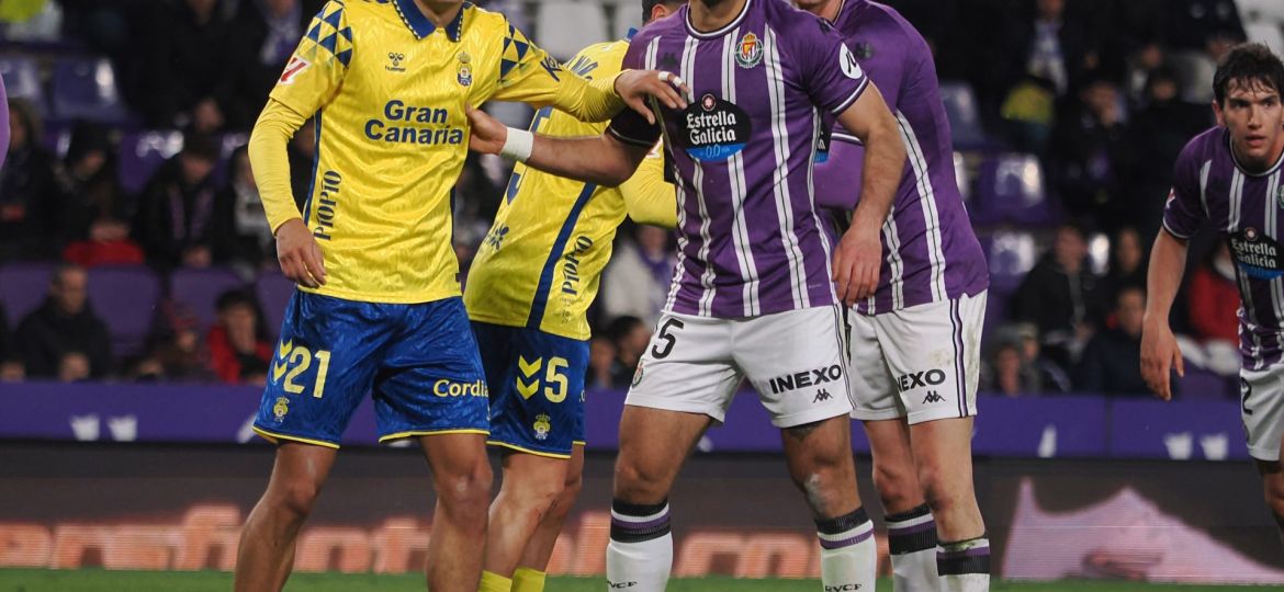 Bajcetic en el Valladolid - Las Palmas (@UDLP_Oficial)