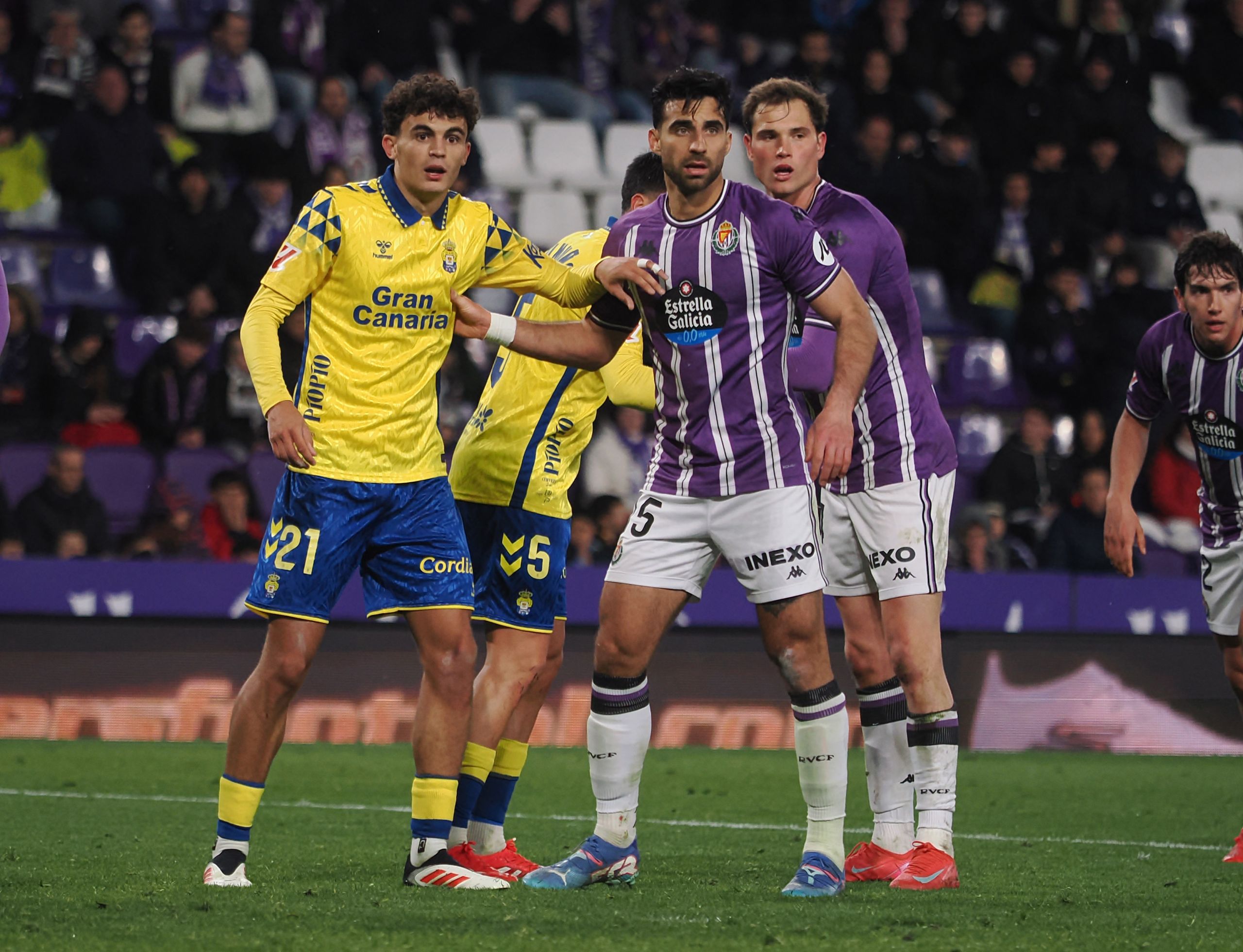 Bajcetic en el Valladolid - Las Palmas (@UDLP_Oficial)