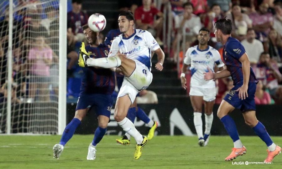 Bodiger en el Eldense- Tenerife (LALIGA)
