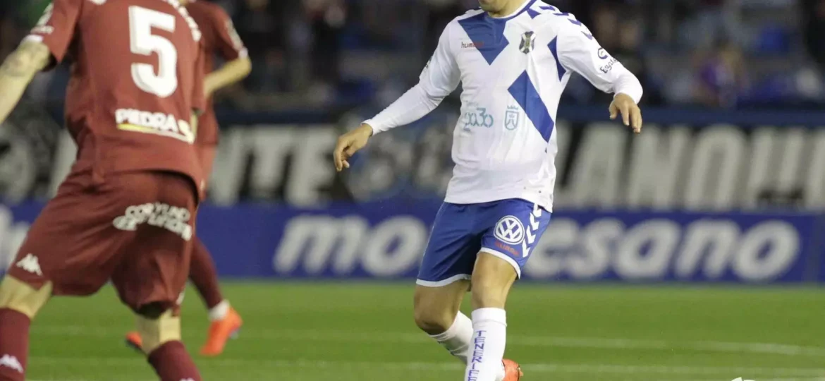 Borja Lasso ante el Córdoba (CD Tenerife)