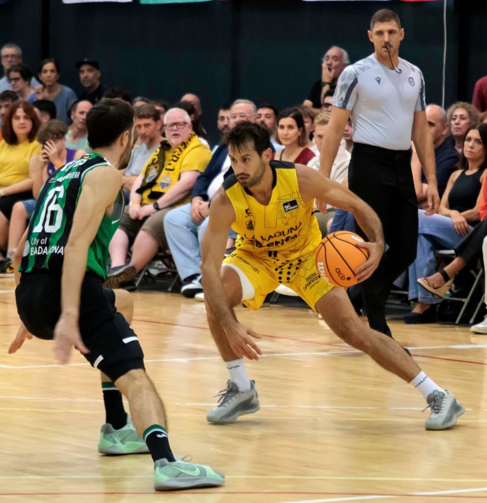 Bruno Fitipaldo ante el Joventut en pretemporada (CB Canarias)