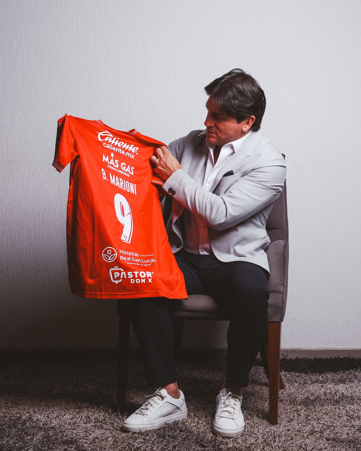 Bruno Marioni con la camiseta de su nuevo club (@TepatitlanFC)