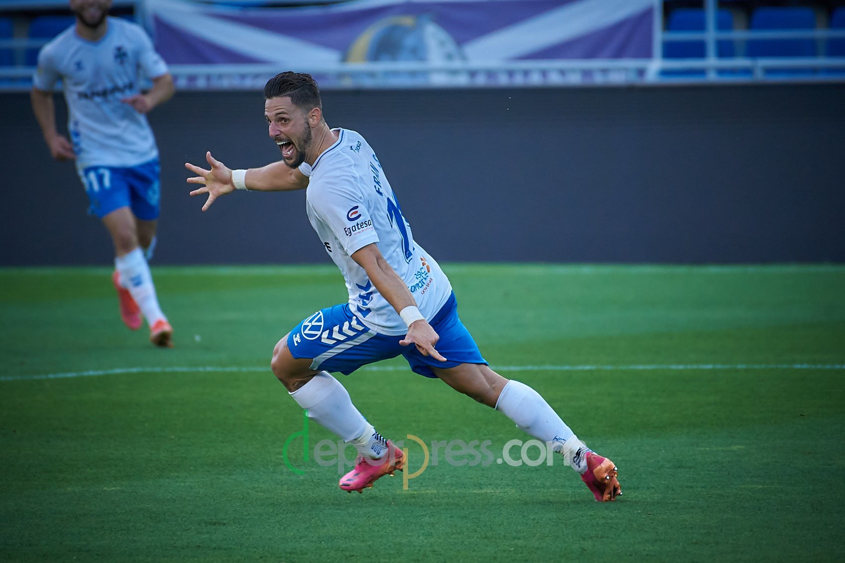 Fran Sol, después de marcar un gol al Castellón. (DEPORPRESS)