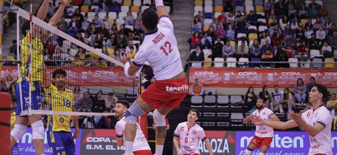 Sergio Noda trata de sumar en la Copa (RFEVB)