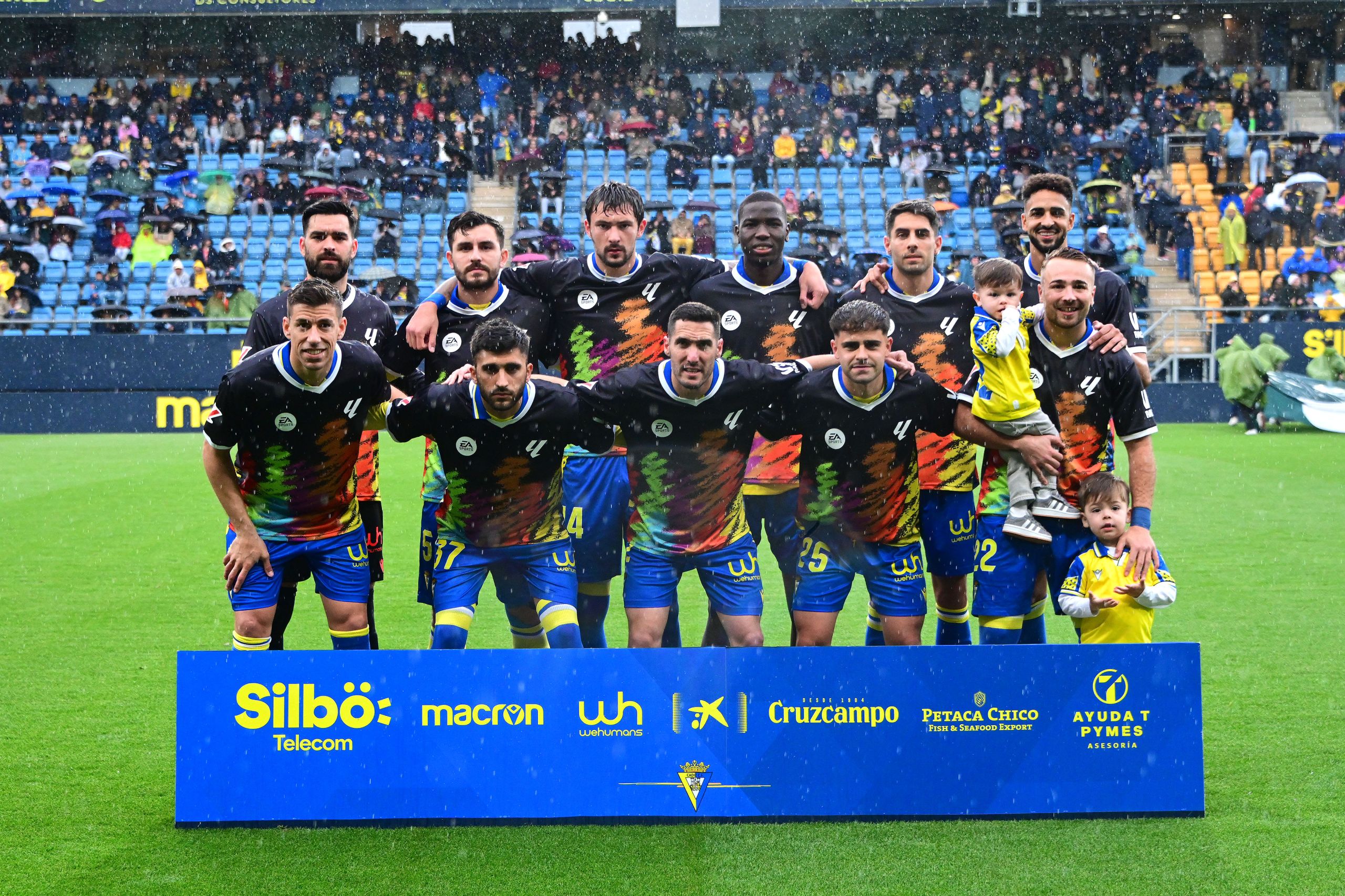 Último XI del Cádiz (@CÁDIZ_CF).