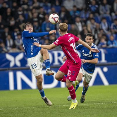 Cantero durante el partido en Oviedo (La Liga)