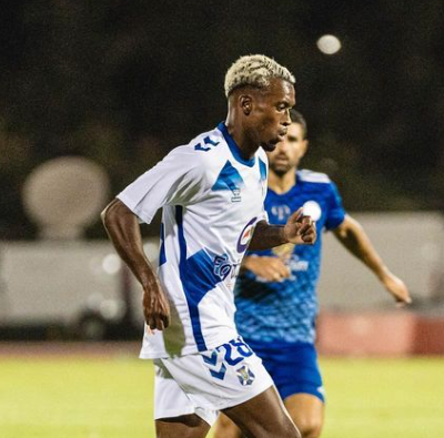 Alassan con el Tenerife en el amistoso frente al Marino (@alassangutierrez)