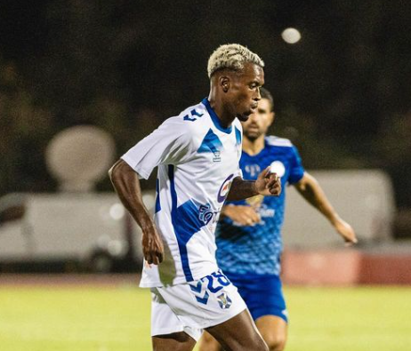 Alassan con el Tenerife en el amistoso frente al Marino (@alassangutierrez)