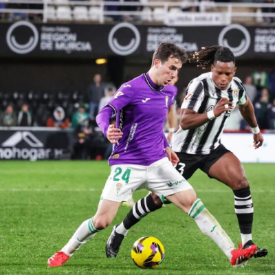 Jon Magunazelaia jugando con el Córdoba en Cartagonova (@jonmagu)