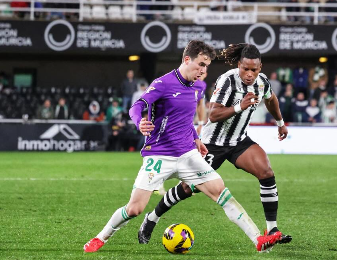 Jon Magunazelaia jugando con el Córdoba en Cartagonova (@jonmagu)