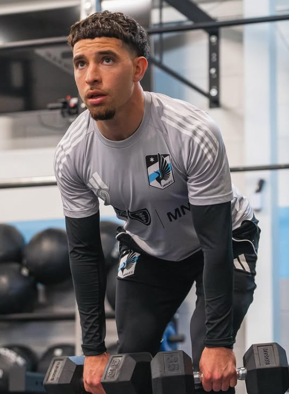 Sam Shashoua en el gimnasio (@sam.shash)