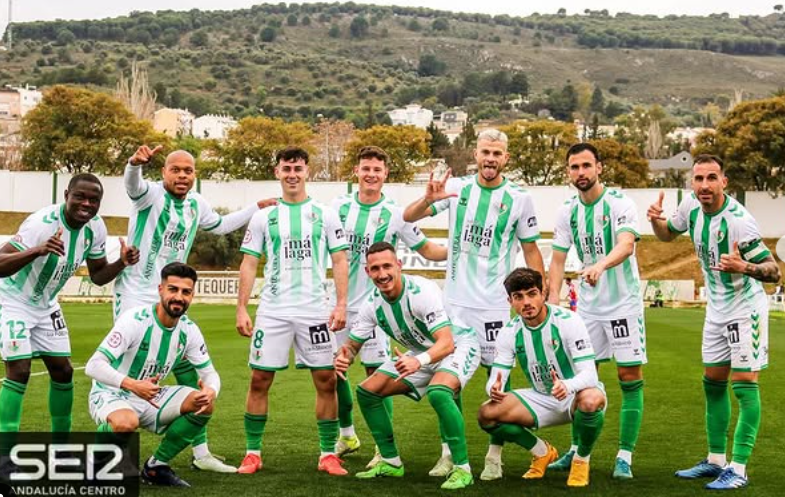 El Antequera, con Longo, celebra el empate contra el filial colchonero (SER Andalucía / @samuele_l9)