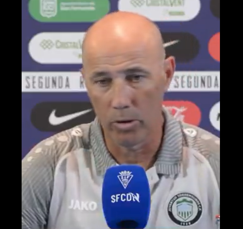 Antonio Calderón en rueda de prensa (@JTorremolinosCF)