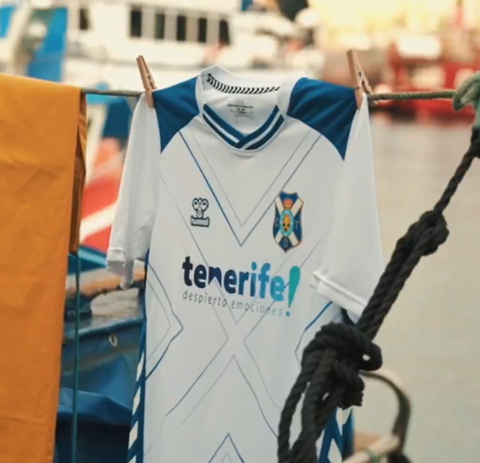 Primera equipación del CD Tenerife 25-26 (CAPTURA DE VÍDEO)