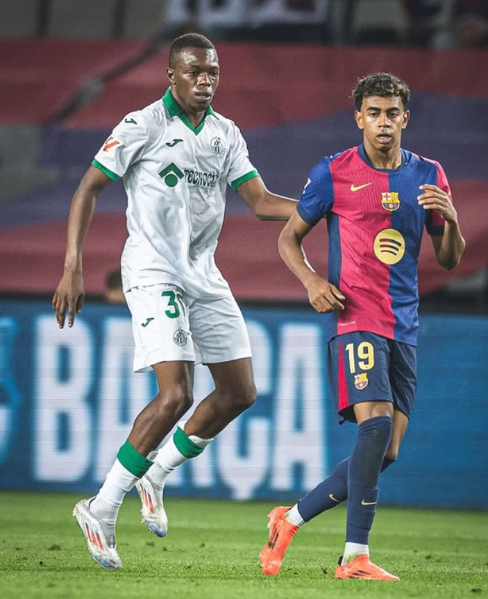 Keita junto a Lamine Yamal en el partido entre Barça y Getafe (@abdoulayekeita.7)