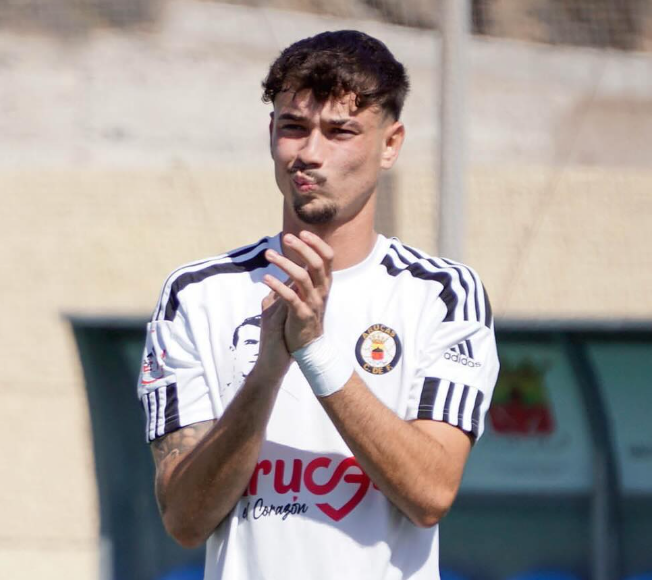 Kimetz García con el Arucas (@kimetzzgarcia)