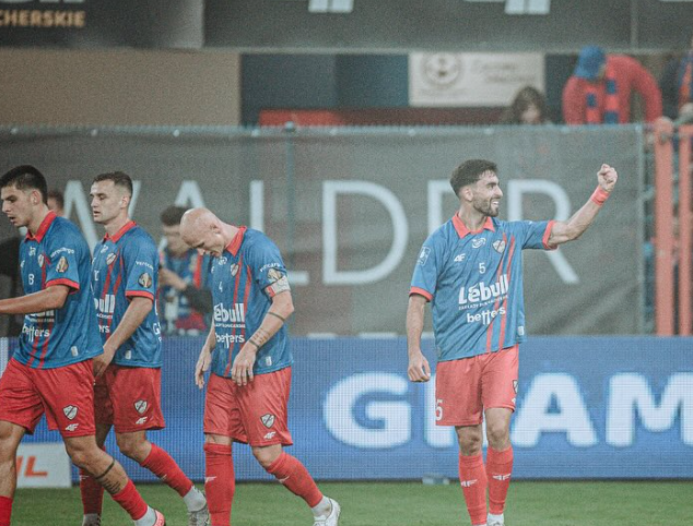 Juande, goleador en Polonia (@juanderivas5)