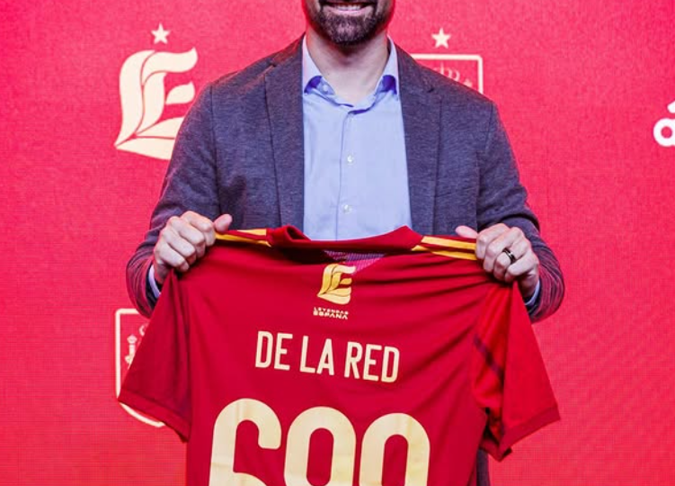 Reconocimiento de la Selección Española a Rubén de la Red en 2023 (@rubendelared)
