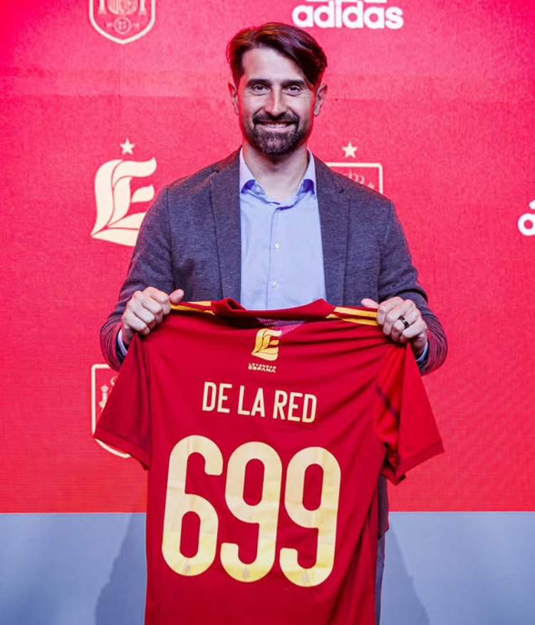 Reconocimiento de la Selección Española a Rubén de la Red en 2023 (@rubendelared)