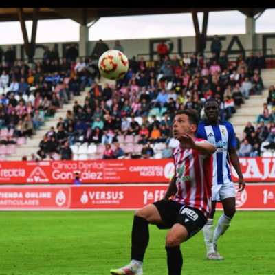Álvaro Romero jugando con el Zamora (@varo7r)