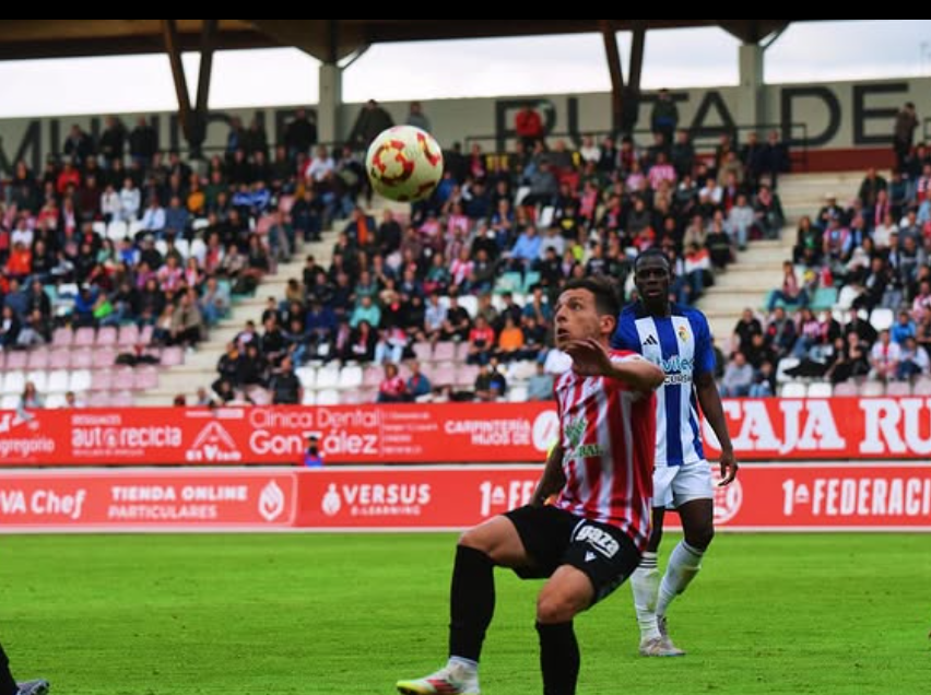 Álvaro Romero jugando con el Zamora (@varo7r)