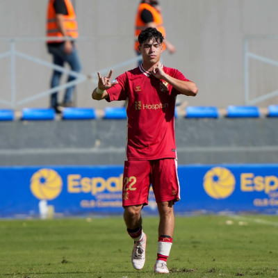 Juan Ybarra celebrando un gol con el filial (Cristina Ripoll)
