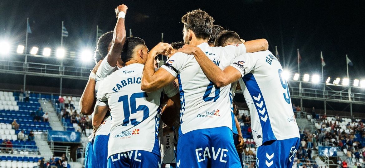 Celebración de uno de los goles al Celta Fortuna (CD Tenerife)