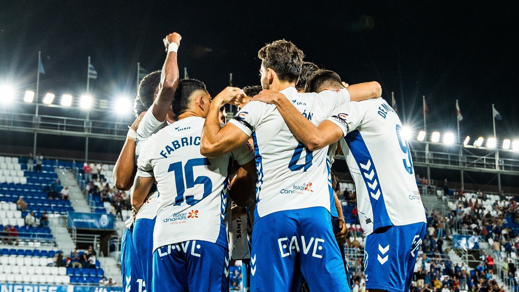 Celebración de uno de los goles al Celta Fortuna (CD Tenerife)
