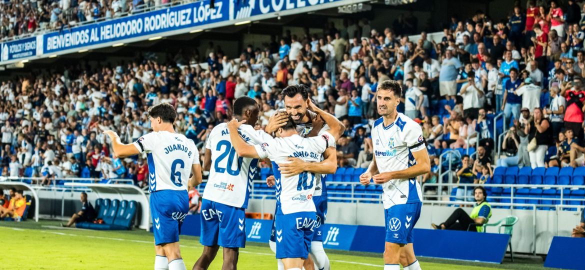 Celebración de uno de los goles del Tenerife (CD TENERIFE)