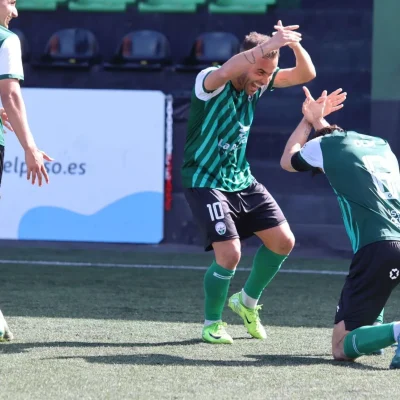 Celebración de uno de los goles palmeros al Unión Adarve (CD Atlético Paso)