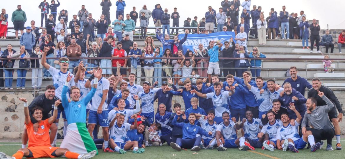 Celebración del ascenso a Tercera RFEF (CD Tenerife)