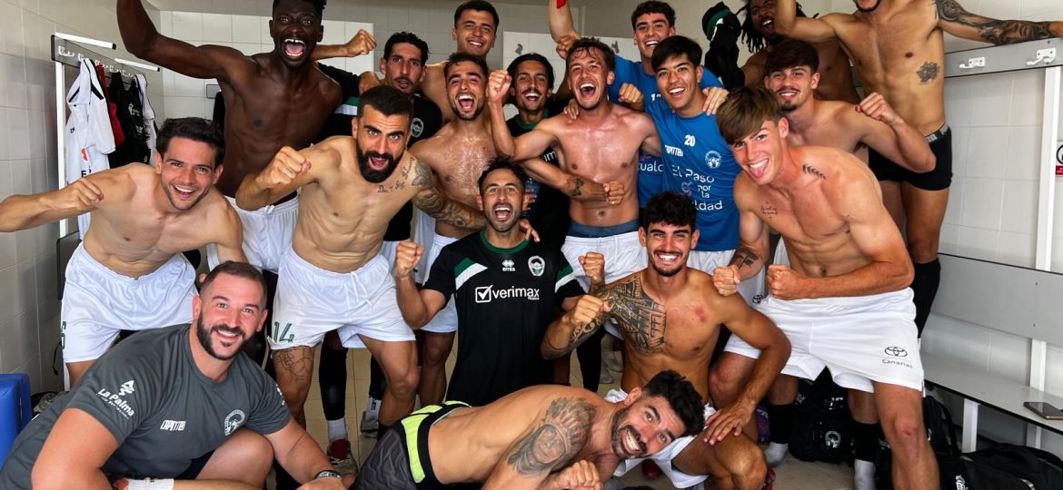 Celebración del equipo verdinegro (@AtleticoPaso)