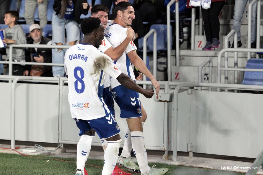 Celebración del gol de Bodiger al Granada (LA LIGA)