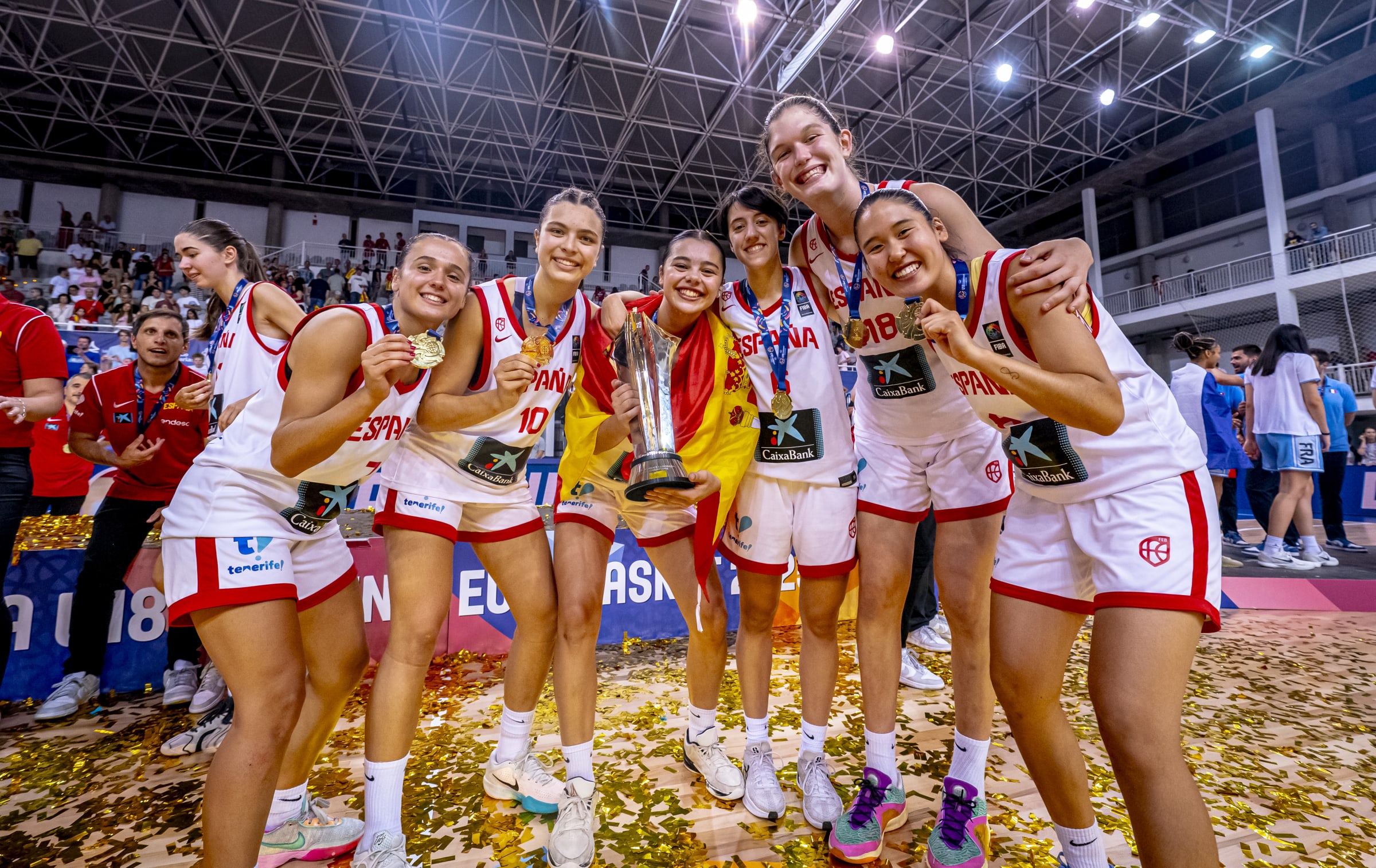 Celebración española tras ganar el Eurobasket (FIBA)