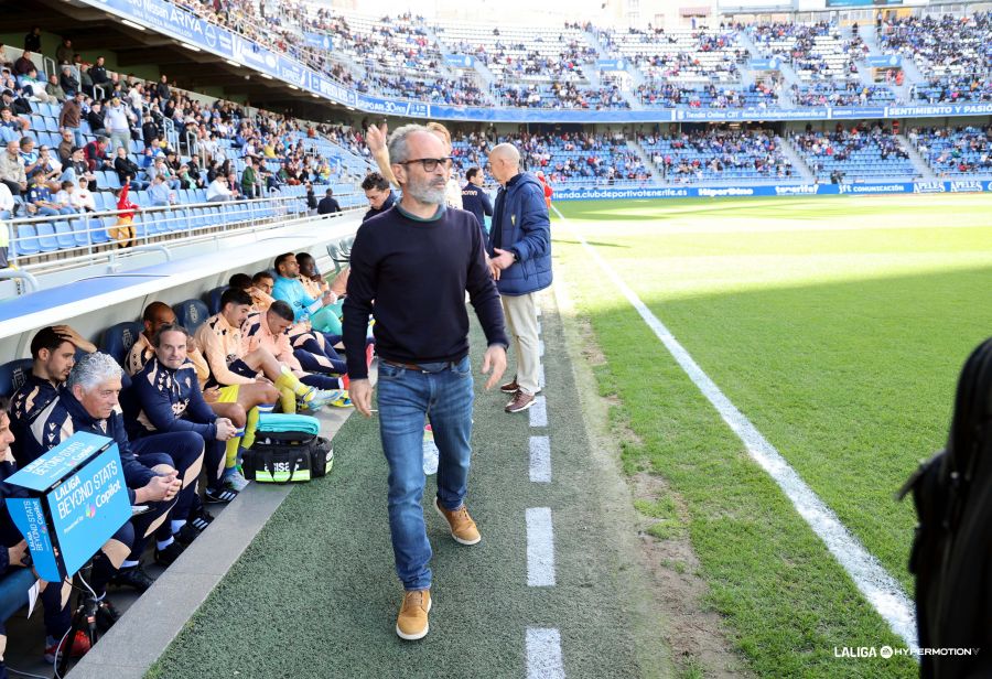 Cervera antes del Tenerife- Cádiz (LA LIGA)