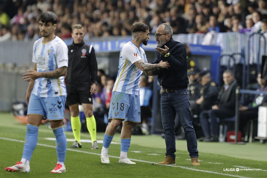 Cervera, durante el Málaga- Tenerife (LA LIGA)