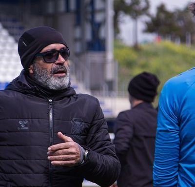 Cervera hablando con Aitor Sanz (CD Tenerife)