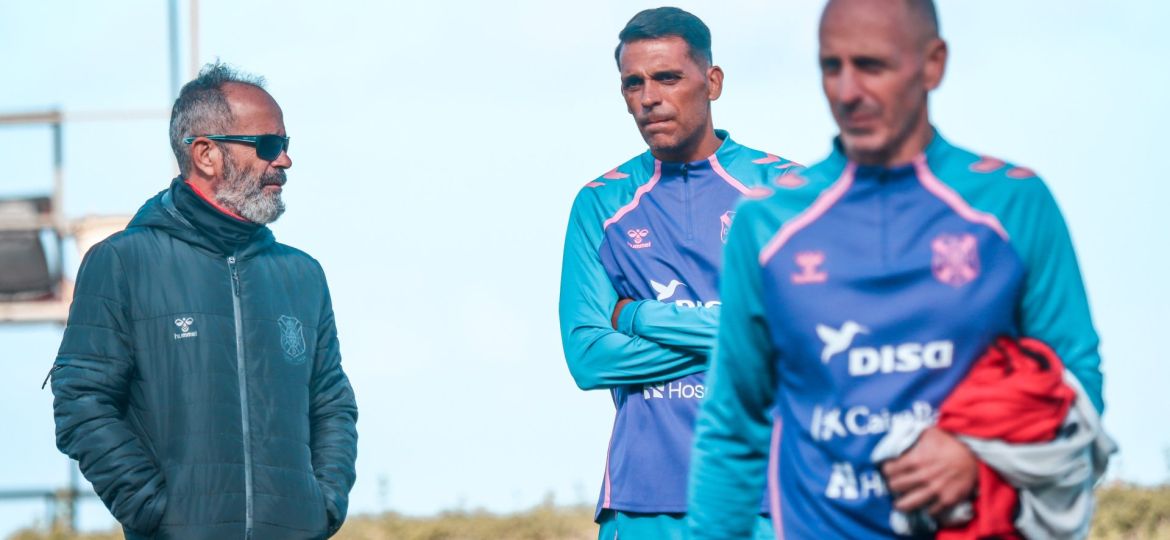 Cervera y Roberto Perera durante un entrenamiento (CD Tenerife)