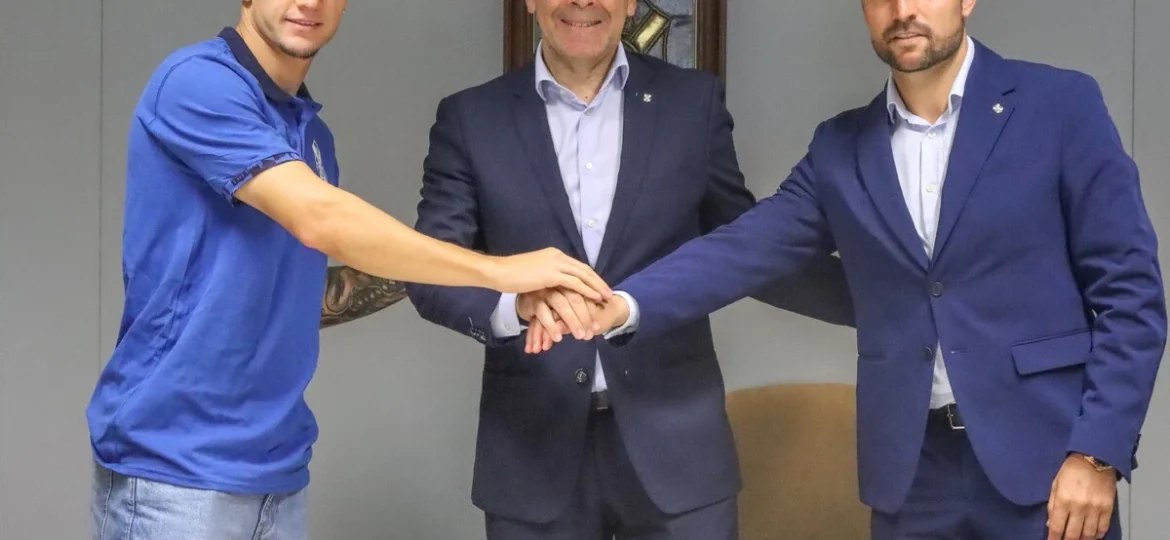 César junto a Felipe y Ayoze García (CD TENERIFE)
