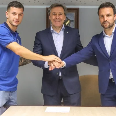 César junto a Felipe y Ayoze García (CD TENERIFE)