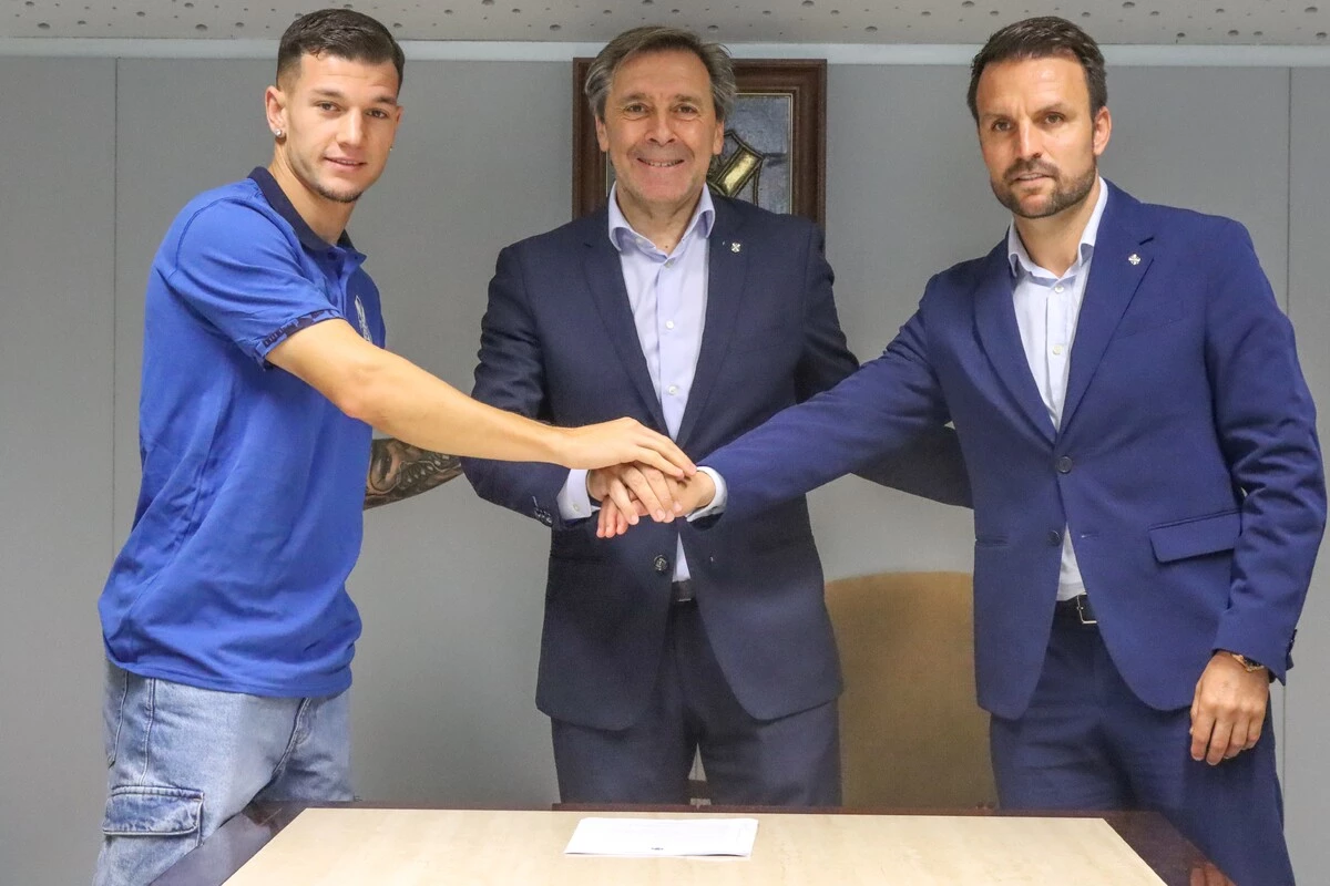 César junto a Felipe y Ayoze García (CD TENERIFE)