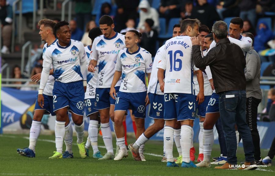 Celebración del 1-0 del Tenerife al Cádiz (LA LIGA)