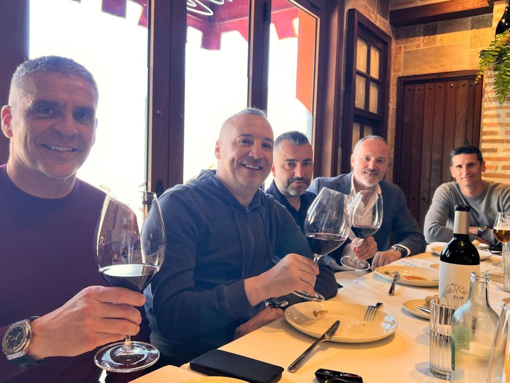 Comida de conjura del conjunto amarillo (UDLP.es)